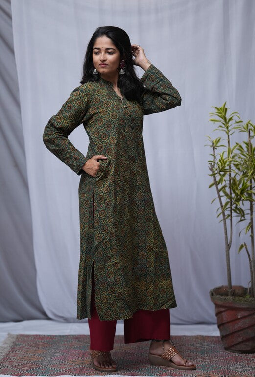 Vanya Ajrakh Cotton Green Straight Kurta