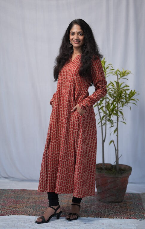 Trisha Bagru Cotton Red Chudi Sleeves Kali Kurta