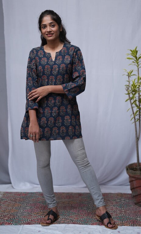 lakshmi ajrakh cotton blue straight top