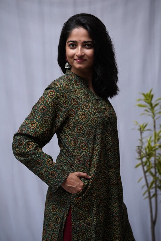 Vanya Ajrakh Cotton Green Straight Kurta