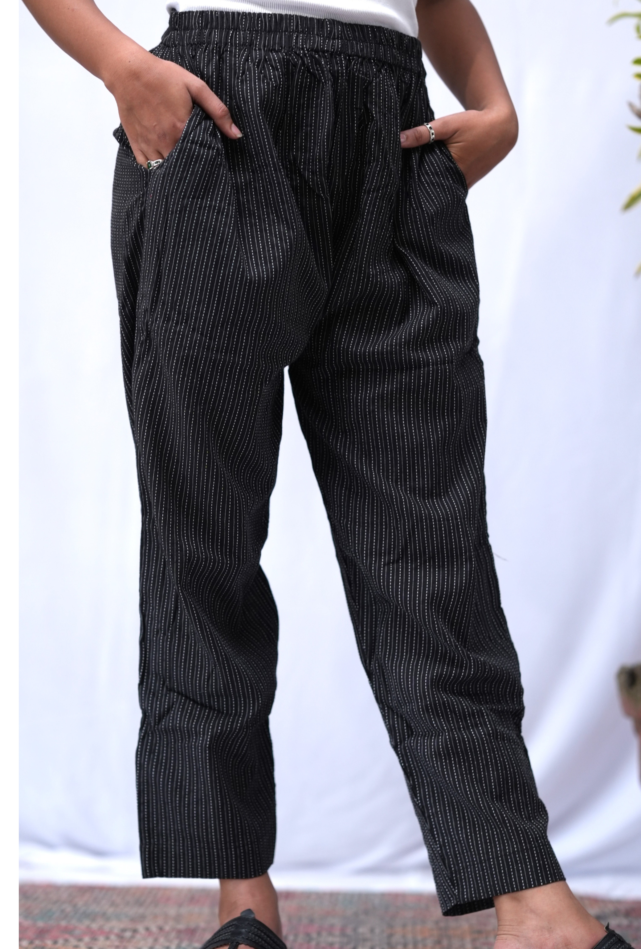 Katha Black Relaxed Pants